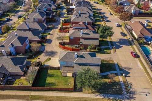 1301 Marken Ct, Carrollton TX  75007-1105 exterior