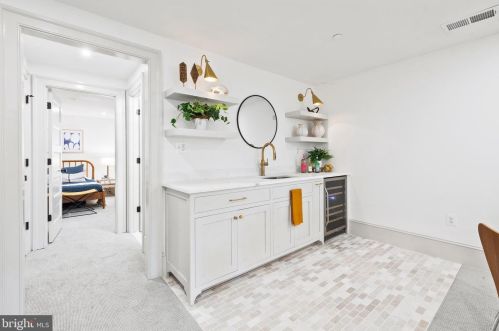 236 11th St, Washington DC  20002-6218 exterior