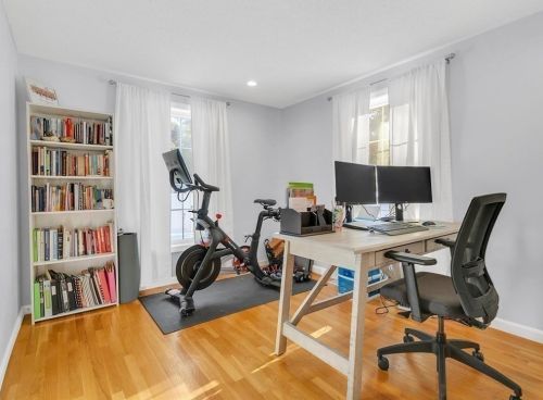 8 Town Farm Rd, Salem NH  03079-2454 exterior