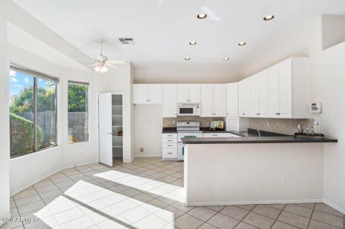 2141 Shannon St, Chandler, AZ 85224-6978