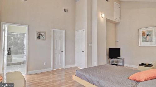 7127 Roosevelt Ave, Falls Church VA  22042-1623 exterior