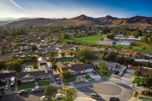 3367 Weatherford Ct, Simi Valley CA  93063-1328 exterior