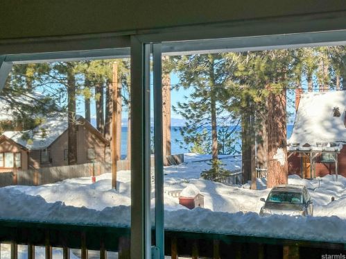 896 Lakeview Ave, South Lake Tahoe CA  96150-7966 exterior