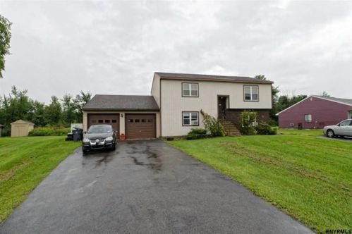 48 Suncrest Dr, Waterford, NY 12188-1322