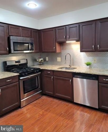 17 Brearly Dr, Erial NJ  08081-4456 exterior