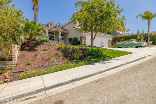 17751 Heron Ln, Santa Clarita, CA 91387-6386