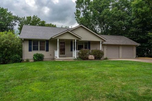 2819 Overlook Ct, Shaffton, IA 52730-9688