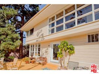 2490 Cheremoya Ave, Los Angeles CA  90068-3070 exterior