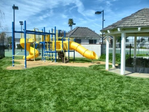 20084 Crestview Dr, Santa Clarita CA  91351-5759 exterior