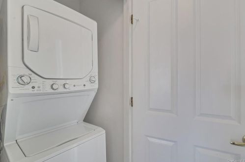 122 Northview Ct, Peekskill NY  10566-4439 exterior