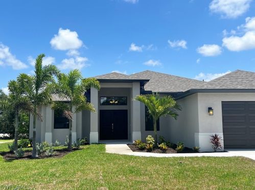 401 2nd St, Cape Coral, FL 33990-1022