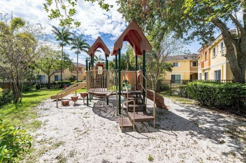 9027 18 St, Hollywood FL 33028-2501 exterior