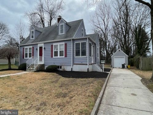 27 Sadie St, Trenton, NJ 08619-4309