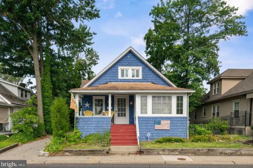 425 Clements Bridge Rd, Barrington, NJ 08007-1821