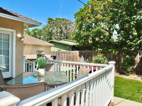 2888 Charlemagne Ave, Long Beach CA 90808-3401 exterior