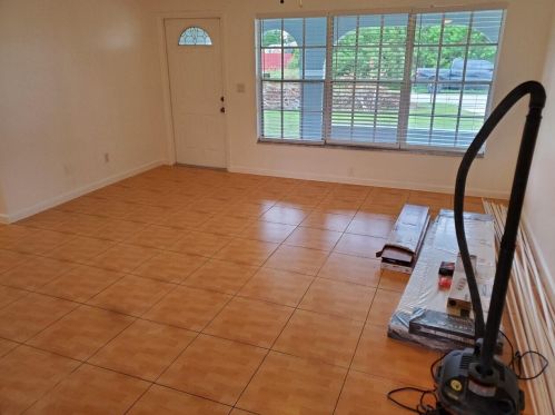 631 Curry St, Fort Pierce, FL 34983-1924