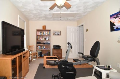 44 Boulevard Ave, Lincoln RI  02865-2108 exterior