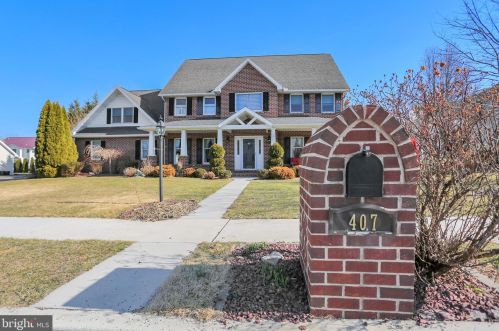 407 William Dr, Lees Cross Roads, PA 17257-2173