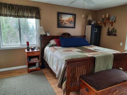 61 Scenic View Dr, Columbia NH  03576-3218 exterior