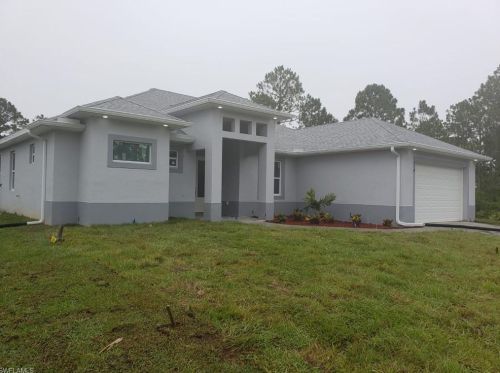 1420 Oak Ave, Lehigh Acres, FL