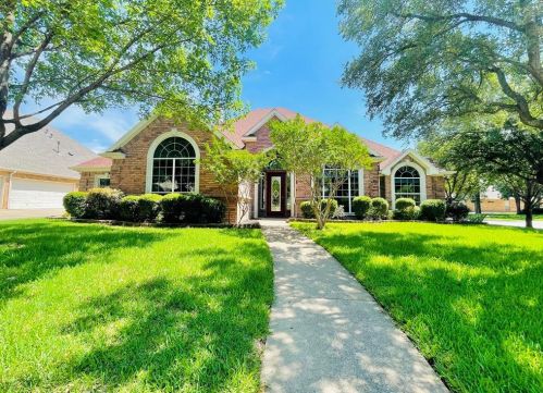 7900 Heatherbrook Dr, Fort Worth, TX 76182-6729