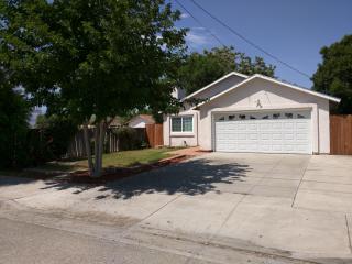 1366 Chestnut St, San Bernardino CA  92410-2252 exterior