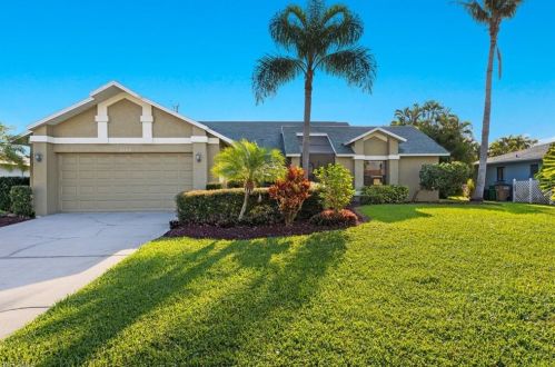 3749 1st Pl, Cape Coral, FL 33904-4804