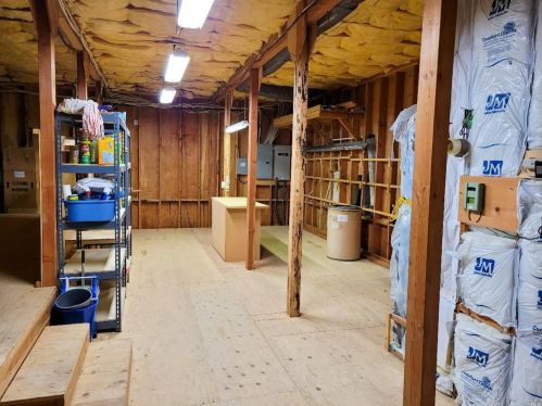 27421 Ridge Rd, Willits CA  95490-8985 exterior