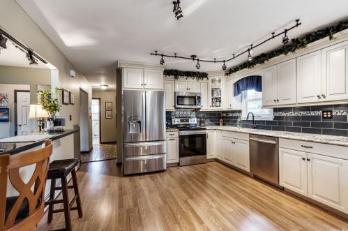 24 Ashland St, Mount Sinai NY  11766-2902 exterior