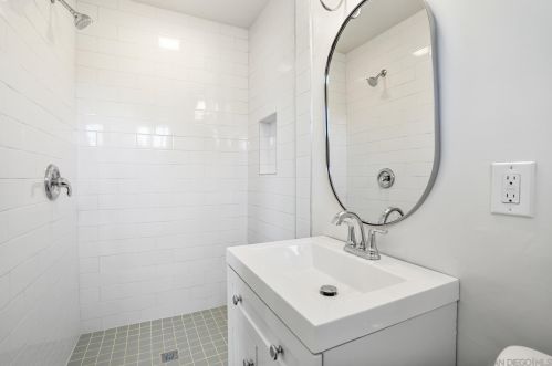 2824 Chatsworth Blvd, San Diego CA  92106-1462 exterior