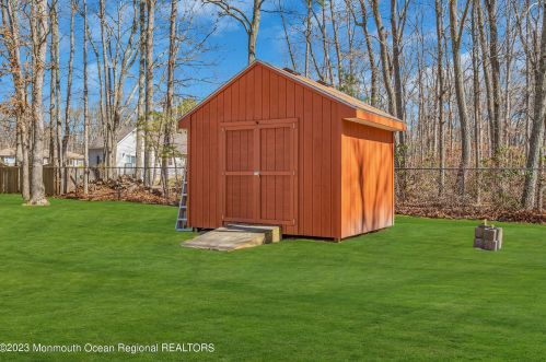 57 Thompson Bridge Rd, Jackson Twp NJ  08527-4623 exterior