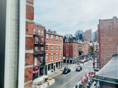 356 Hanover St, Boston MA  exterior