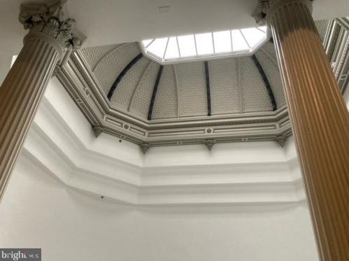 1001 Chestnut St, Philadelphia PA  19107-4219 exterior