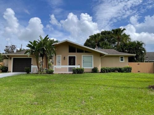 1465 Wellington Ave, Fort Pierce, FL 34953-4448