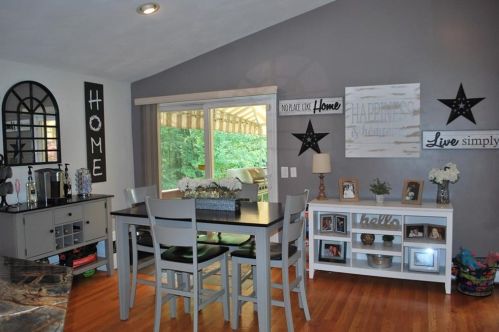 34 Tower Hill Rd, Cumberland RI  02864-1524 exterior