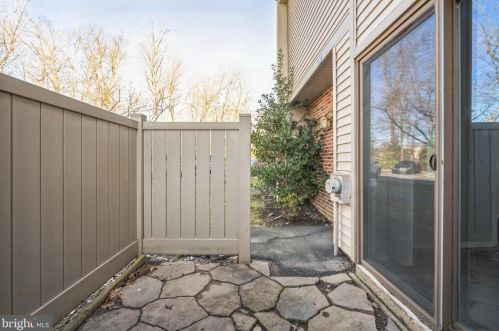 22 Twin Brooks Dr, Willow Grove, PA 19090-3903
