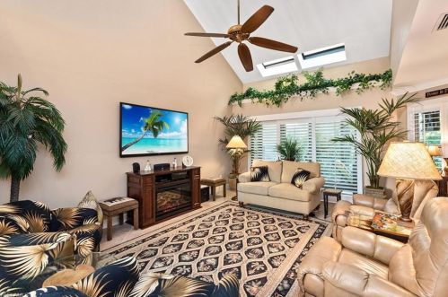 6654 Trident Way, Naples, FL 34108-8242