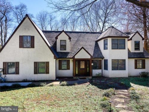131 Radnor Ave, Ithan, PA 19085-1209