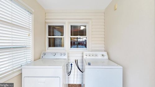 975 Carvel Dr, Dover DE  19901-6685 exterior