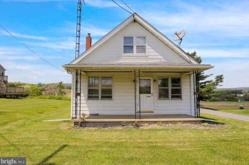 1152 Hex Hwy, Moselem, PA 19526-8806