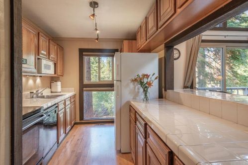 13459 Davos Dr, Truckee CA 96161-7100 exterior