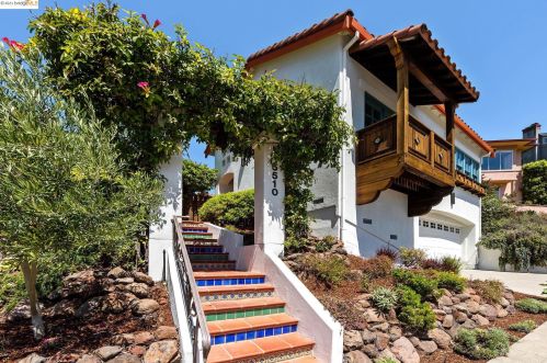 5510 Golden Gate Ave, Oakland, CA 94618-2111