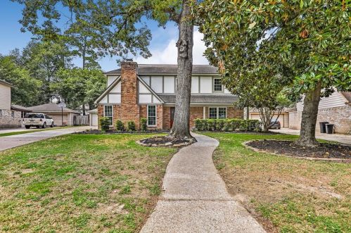 5607 Kiowa Timbers Dr, Humble, TX 77346-1928