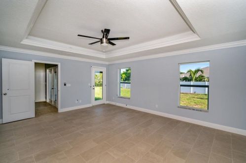 335 Saginaw Ave, Fort Pierce FL 34953-5993 exterior