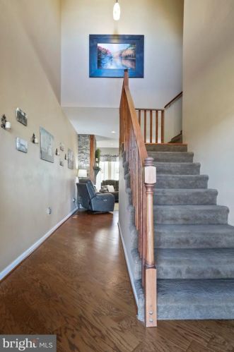 52 Oak Crest Dr, Richmond National Battlefiel VA  22835-1579 exterior