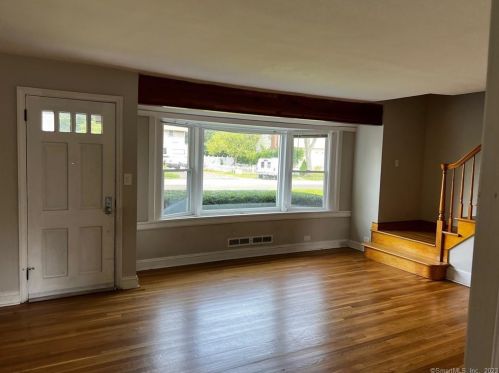 125 Waterbury Ave, Stamford, CT 06902-3513