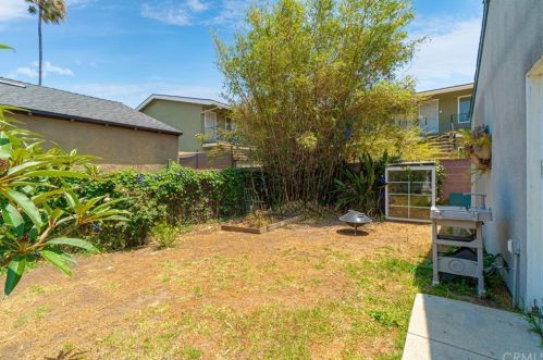 25420 Oak St, Lomita CA  90717-2216 exterior