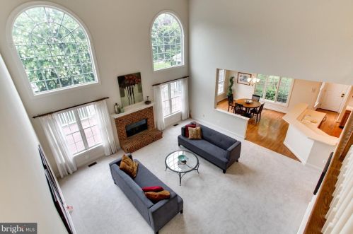 5594 Tucson Ct, Haymarket VA  20169-3145 exterior