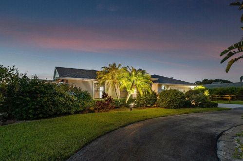 2904 Appaloosa Trl, West Palm Beach FL  33414-7639 exterior