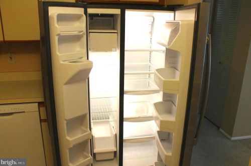 17 Mendrey Ct, Lawrence Township NJ  08648-2661 exterior